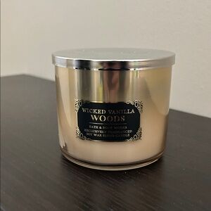 Wicked vanilla woods candle